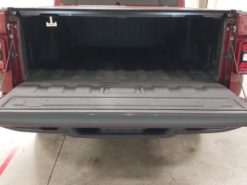 Used 2022 Jeep Gladiator Overland w/ LED Lighting Group AWD/4WD image 26