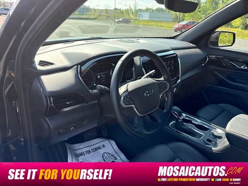 Used 2023 Chevrolet Traverse RS AWD/4WD image 27