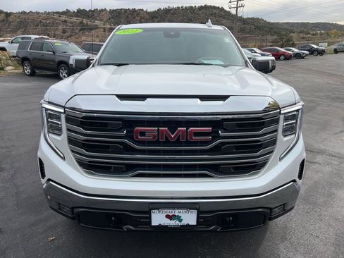 Used 2022 GMC Sierra 1500 SLT w/ SLT Convenience Package image 2