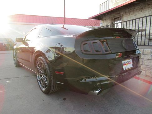 Used 2013 Ford Mustang Premium image 3