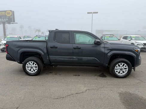 Used 2025 Toyota Tacoma SR image 7