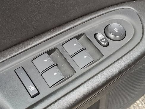 Used 2017 Chevrolet Traverse LT w/ Style and Technology Package FWD image 19