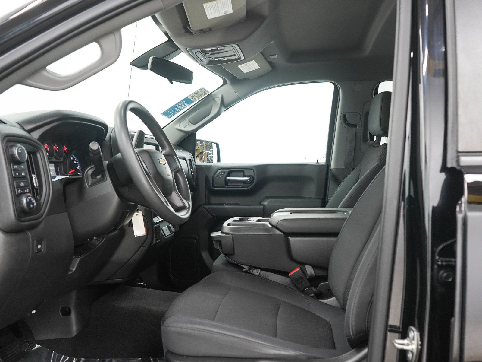 Used 2020 Chevrolet Silverado 1500 Custom w/ Custom Value Package AWD/4WD image 23