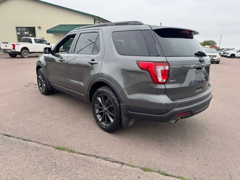 Used 2018 Ford Explorer XLT w/ Equipment Group 202A AWD/4WD image 32