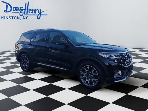 Used 2025 Ford Explorer Platinum w/ Ultimate Package RWD image 7