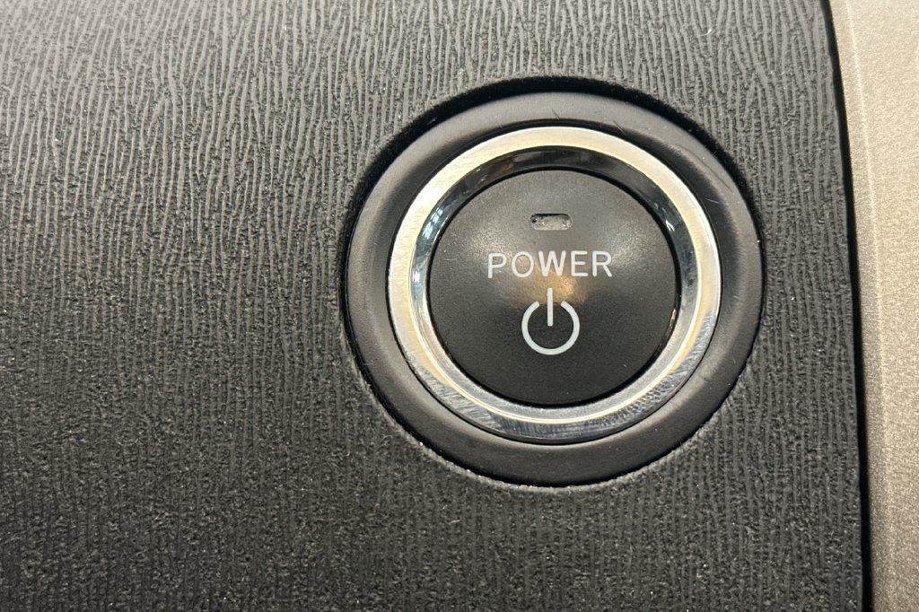 Used 2008 Toyota Prius w/ Pkg 5 FWD image 22