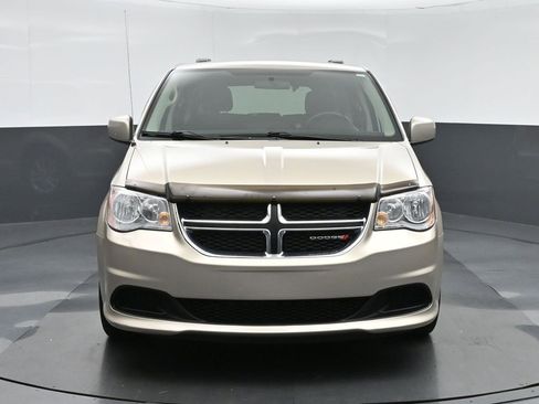 Used 2016 Dodge Grand Caravan SXT w/ Rear Park Assist Package image 2