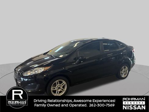 Used 2017 Ford Fiesta SE FWD image 1