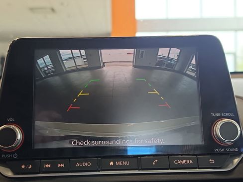Used 2024 Nissan Altima 2.5 SV FWD image 27