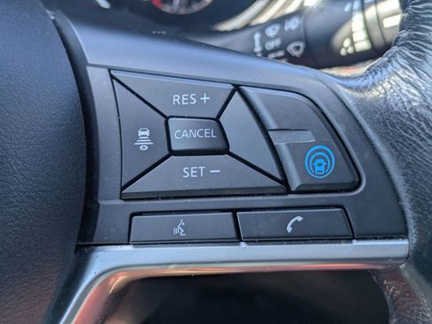 Used 2019 Nissan Rogue SV w/ Premium Package image 28