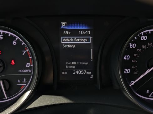 Used 2024 Toyota Camry SE image 12