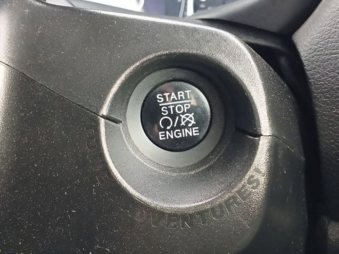 Used 2017 Jeep Renegade Latitude image 17