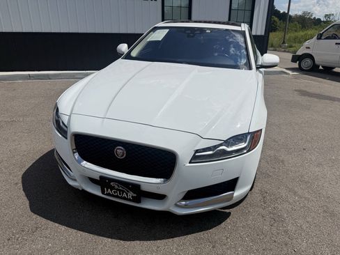 Used 2017 Jaguar XF Prestige AWD/4WD image 3