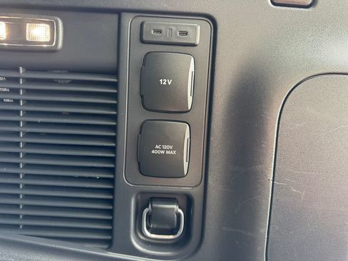 Used 2025 Ford Expedition Active AWD/4WD image 40