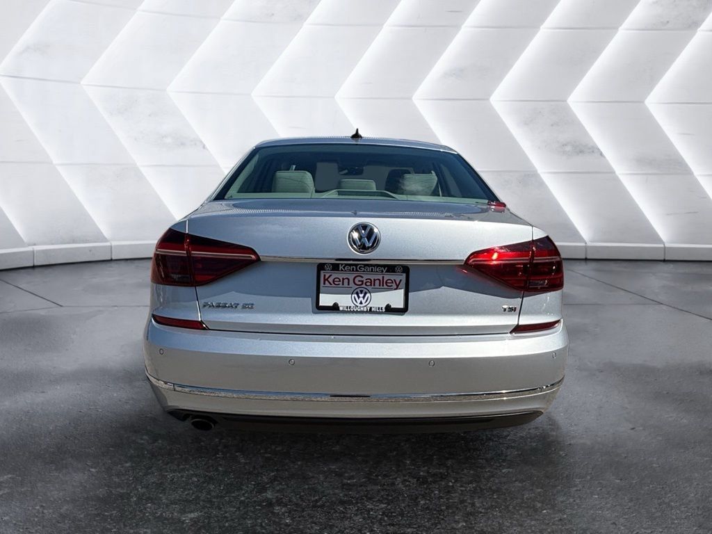 Used 2018 Volkswagen Passat 2.0T SE FWD image 3