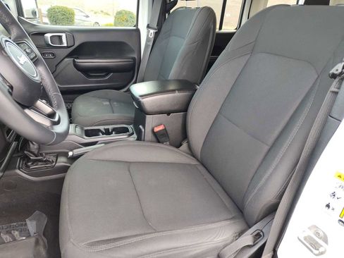 Used 2018 Jeep Wrangler Unlimited Sport S image 17