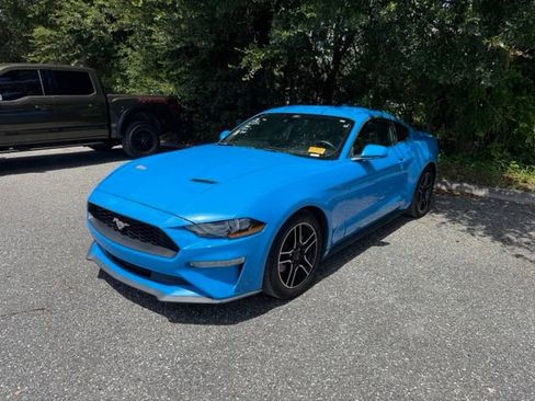 Used 2022 Ford Mustang Premium RWD image 6