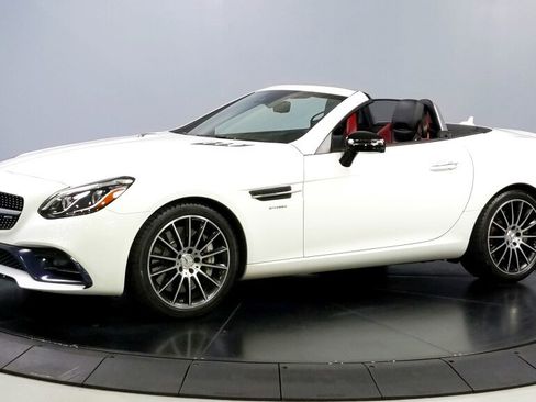 Used 2017 Mercedes-Benz SLC 43 AMG image 3