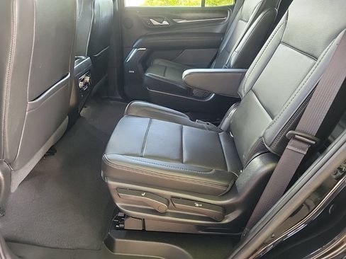 Used 2022 GMC Yukon Denali w/ Denali Premium Package RWD image 15