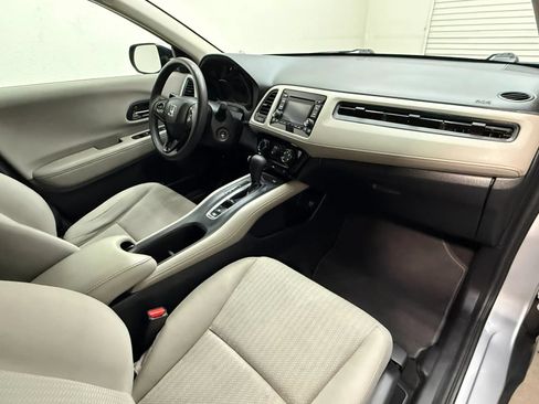 Used 2018 Honda HR-V LX image 16