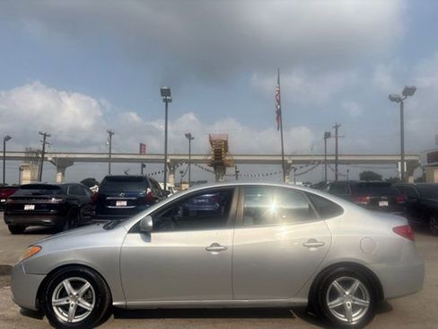 Used 2009 Hyundai Elantra GLS image 4