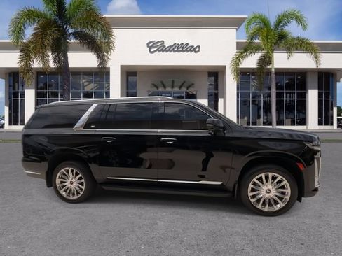 Certified 2024 Cadillac Escalade ESV Premium Luxury RWD image 17