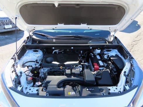 Used 2022 Toyota RAV4 LE image 9