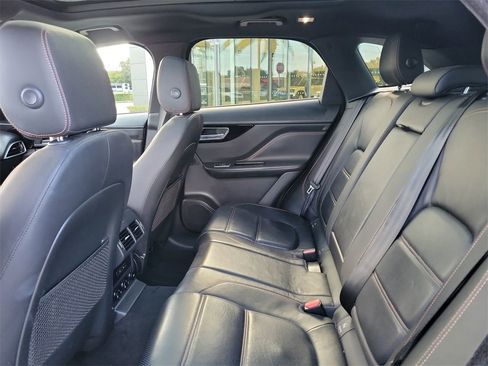 Used 2017 Jaguar F-PACE Prestige image 16