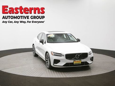 Used 2022 Volvo S60 B5 Momentum image 51