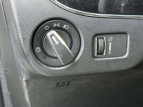 Used 2017 Dodge Grand Caravan SE FWD image 18