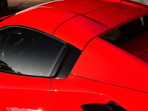 Used 2019 Ferrari 488 Spider image 5