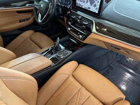 Used 2023 BMW 530i 530i w/ Convenience Package image 15