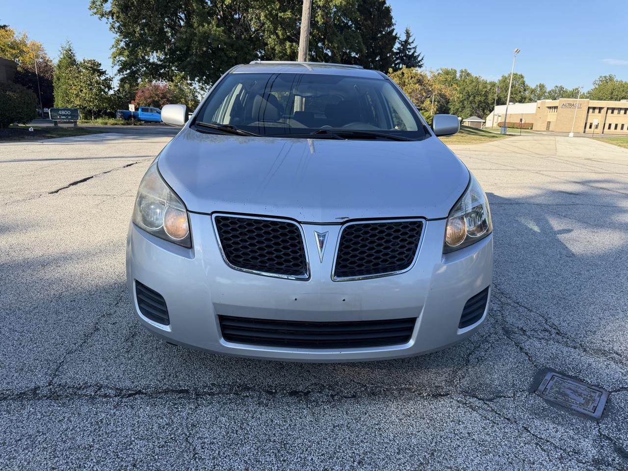 Used 2009 Pontiac Vibe AWD image 2