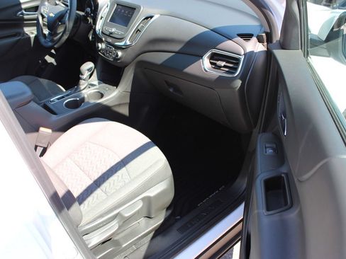 Certified 2024 Chevrolet Equinox LT FWD image 40