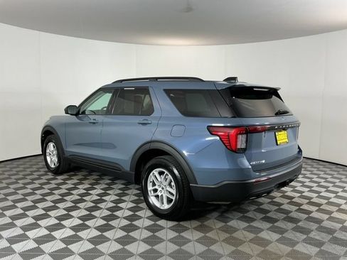 Used 2026 Ford Explorer Active AWD/4WD image 7