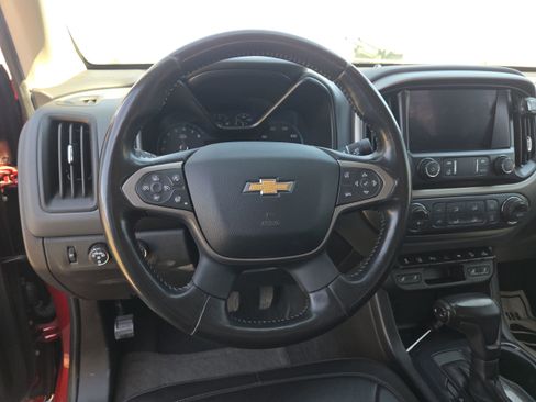 Used 2021 Chevrolet Colorado Z71 w/ Safety Package AWD/4WD image 16