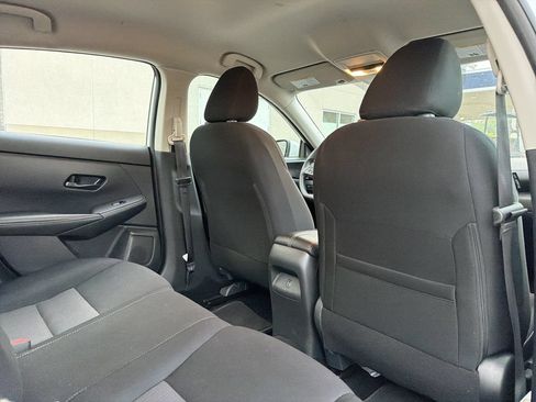 Used 2025 Nissan Sentra SV FWD image 16