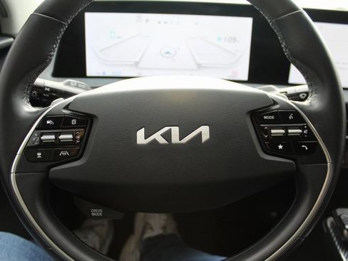 Used 2022 Kia EV6 Wind image 21