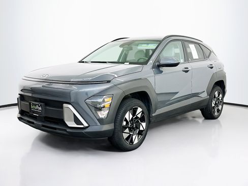 Used 2025 Hyundai Kona SEL image 3