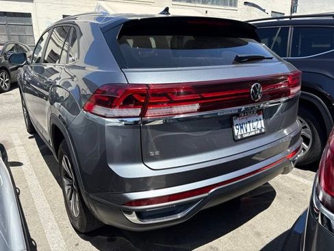 Used 2024 Volkswagen Atlas Cross Sport SE FWD image 5