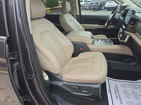 Used 2024 Ford Expedition Max Limited RWD image 20