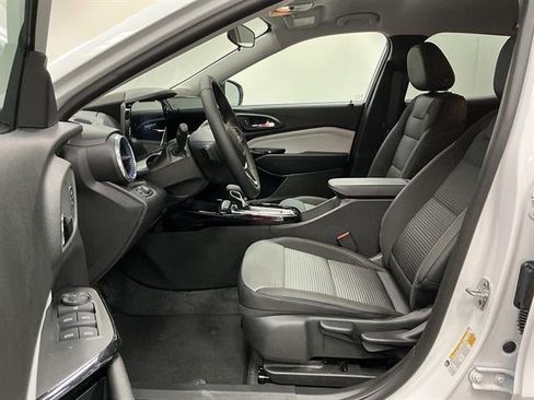 New 2026 Chevrolet Trax LT w/ Driver Confidence Package FWD image 8