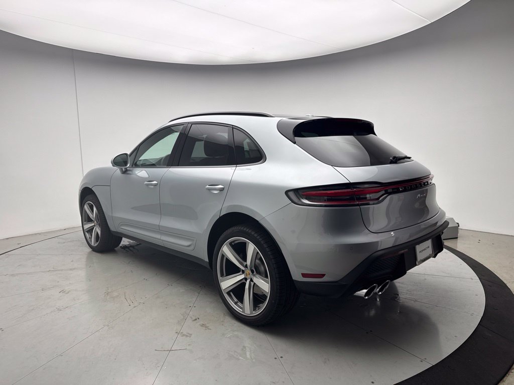 Used 2026 Porsche Macan AWD/4WD image 3