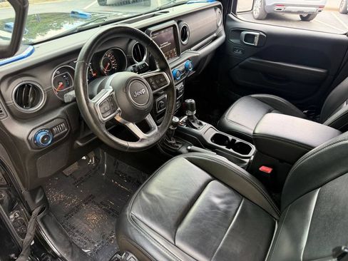 Used 2019 Jeep Wrangler Unlimited Sahara w/ Quick Order Package 24M Moab AWD/4WD image 24