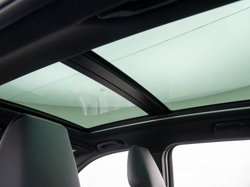 Certified 2025 BMW X1 xDrive28i image 18