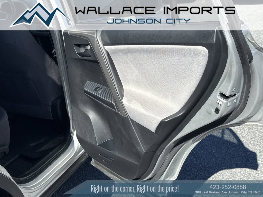 Used 2015 Toyota RAV4 LE AWD/4WD image 36