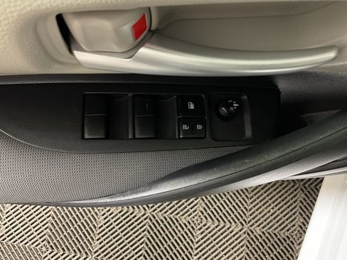 Used 2021 Toyota Corolla LE image 18
