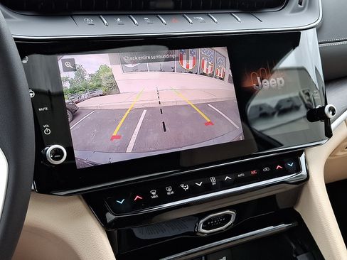 New 2026 Jeep Grand Cherokee L Limited AWD/4WD image 13