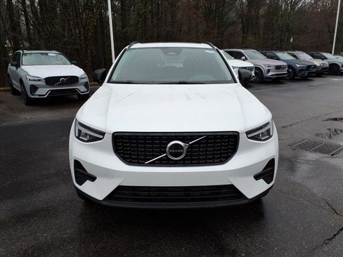 New 2026 Volvo XC40 B5 Core w/ Climate Package image 10
