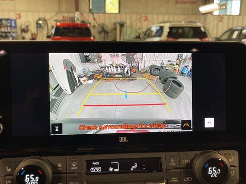 Used 2024 Toyota Grand Highlander AWD image 22